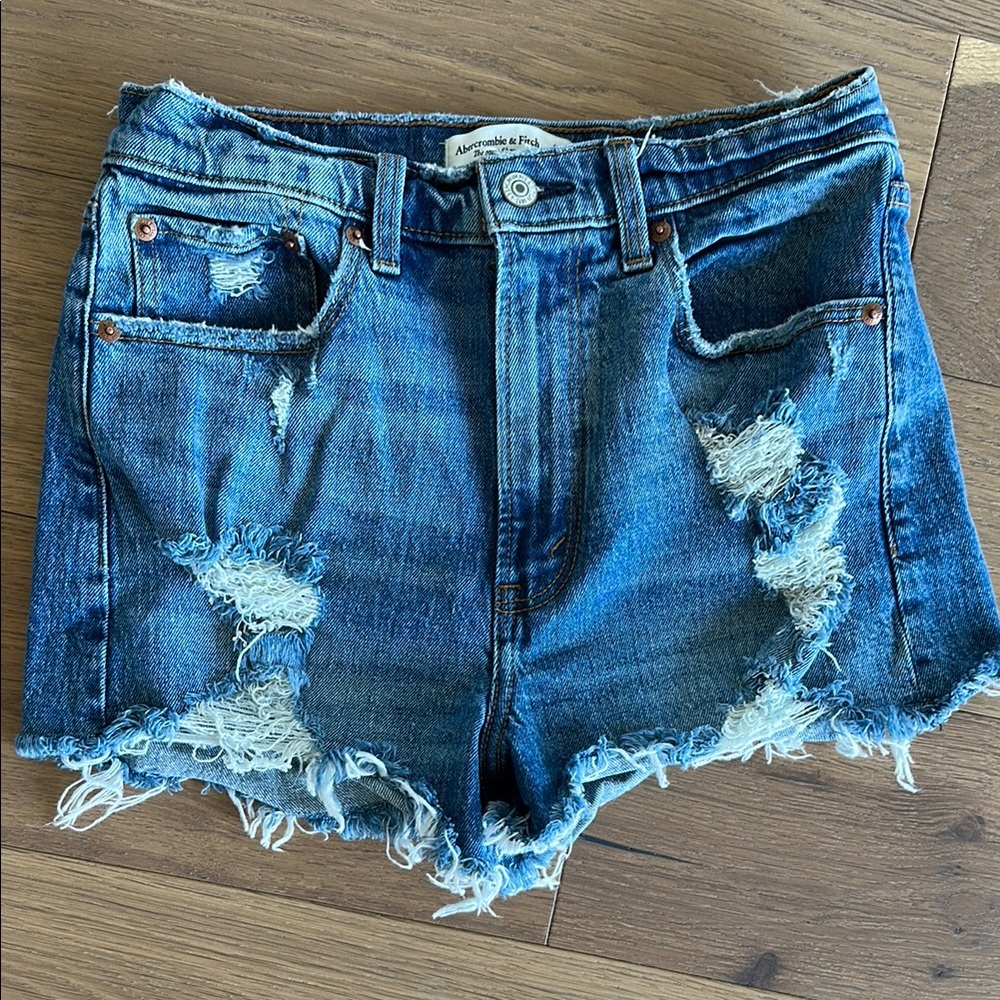 Abercrombie & Fitch Distressed Denim Shorts, Mom Short High Rise